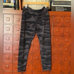Tuff Athletics Camo Leggings L